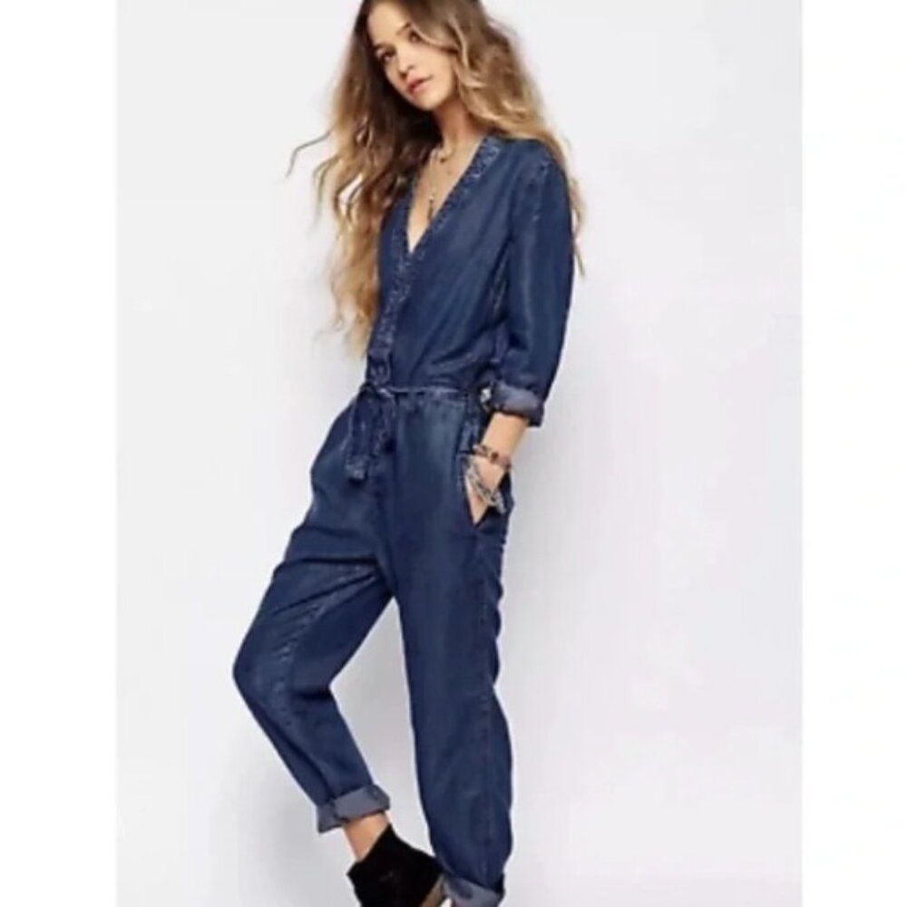 FREE PEOPLE Lou Imperial Blue Denim Long Sleeve Jumpsuit Coveralls Size 6